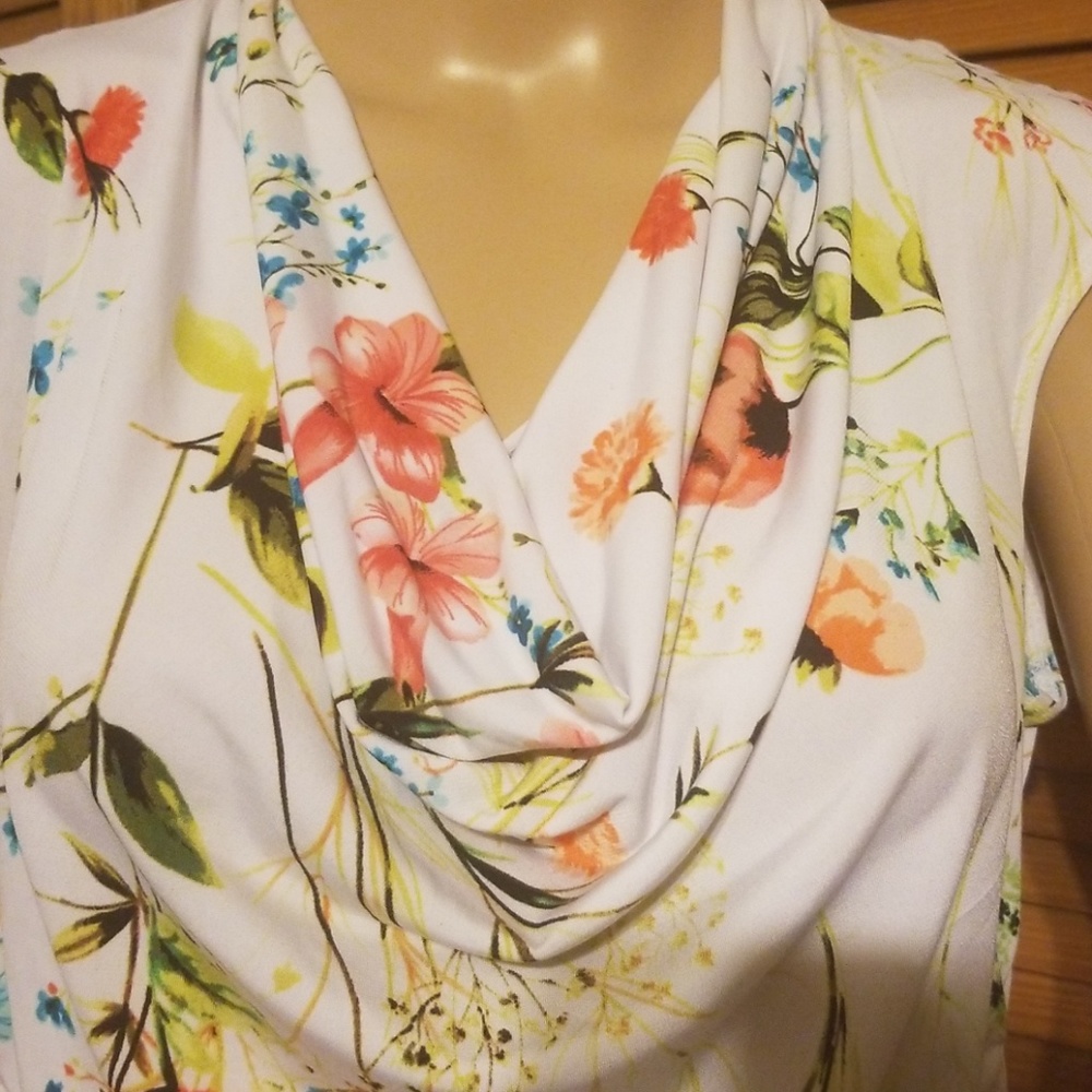 Flower print blouse - Picture 2 of 3